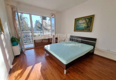Lakeside Luxury: Exklusive Panorama-Residenz mit Seeblick in Pancharevo