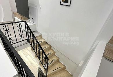 Напълно обзаведен двустаен апартамент в кв. Бриз
