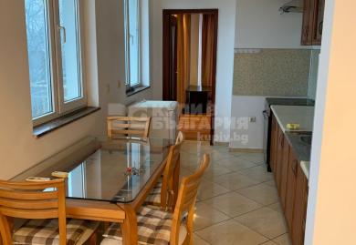 Продава се многостаен апартамент с морска панорама в Гръцката махала, Варна