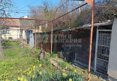 Панорамен парцел с постройки в района на м-т Планова