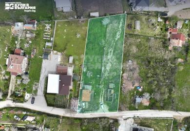 Просторен равен и с правилна форма парцел за жилищна сграда в ж.к. Изгрев