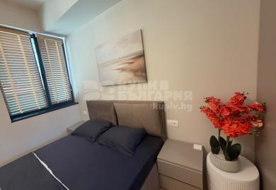 Erstbezug/Kernsanierung: Stilvolle 2-Zi.-Wohnung in TOP-Lage von Varna