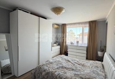 Spacious 1-Bedroom Sea-View Apartment in Gated Complex, Trakata