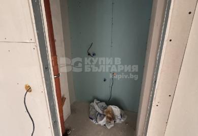Тристаен апартамент в сграда пред акт 15 до к.к.Св.Св.Константин и Елена