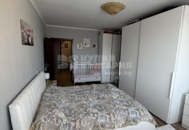 Spacious 1-Bedroom Sea-View Apartment in Gated Complex, Trakata