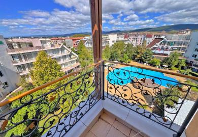 Ganzjährige bezugsfertige 2-Zimmer-Wohnung mit Poolblick in Sonnenstrand