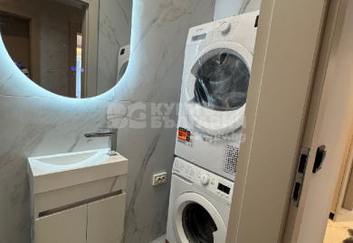 Designer-Dreizimmerwohnung mit Panoramablick auf das Vitosha-Gebirge, Sofia