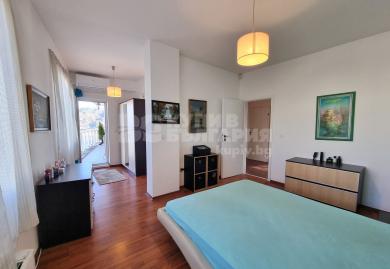 Lakeside Luxury: Exklusive Panorama-Residenz mit Seeblick in Pancharevo