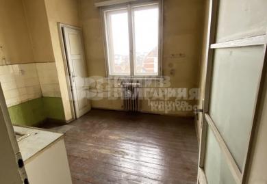 3-Zimmer-Wohnung mit Ausbaupotenzial – Top-Lage in Lyulin-Zentrum, Sofia