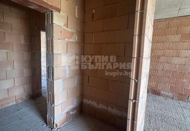 Южен двустаен апартамент, с паркомясто пред  АКТ 14 в сграда  "ЛИБРА"