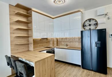 Обзаведен двустаен с южно изложение в C-MAX CENTER