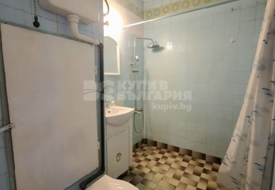 Светъл тристаен апартамент с панорамна гледка в кв. Надежда 1