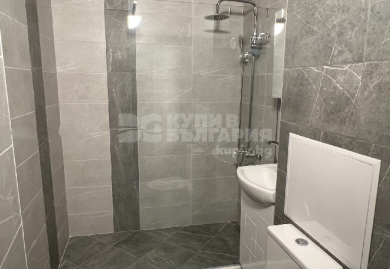 Komplett renovierte Dreizimmerwohnung mit neuen Möbeln in Banishora, Sofia