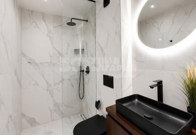 Luxuriöse Drei-Zimmer-Wohnung mit Designermöbeln im Stadtteil Iztok, Sofia
