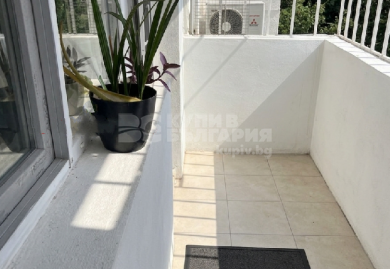 Helle und gemütliche Dreizimmerwohnung nach Renovierung neben einem Park in Mladost 2