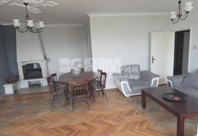 Geräumige Dreizimmerwohnung im Bezirk Banishora, Sofia