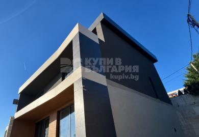 Луксозна триетажна къща с впечатляваща морска панорама в м-т Сотира