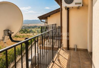 Renoviertes 185m² Haus mit Meerblick, 3 Badezimmer & Pool
