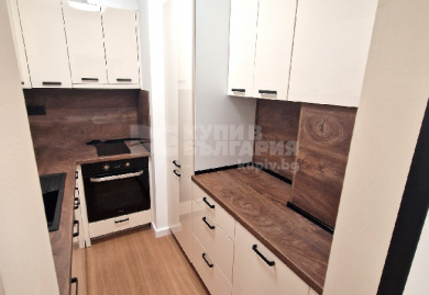 Möblierte Dreizimmerwohnung in einem kleinen Gebäude in Sofia