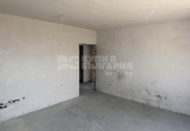 Нов тристаен апартамент в района на Колхозен пазар