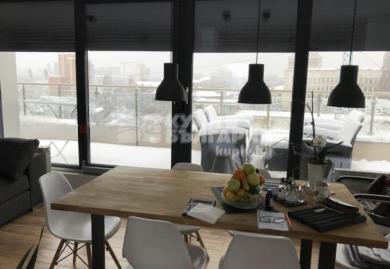 Mehrzimmerwohnung in Mladost 4 