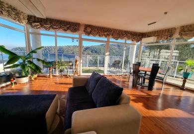 Lakeside Luxury: Exklusive Panorama-Residenz mit Seeblick in Pancharevo