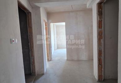 Просторен тристаен апартамент в Широк център на град Варна