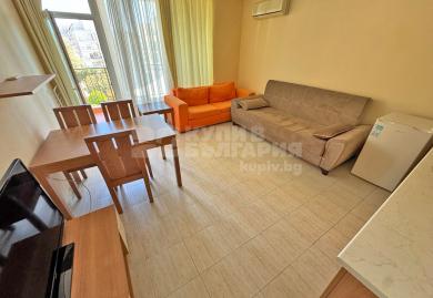 Möblierte 2-Zimmer-Wohnung mit Poolblick in Sonnenstrand