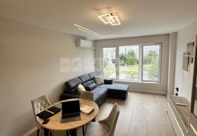Stilvolles Zwei-Zimmer-Apartment im Bezirk Lyulin 8, Sofia