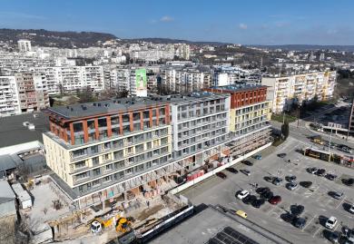 Просторен четиристаен апартамент в кв.Младост, гр.Варна