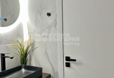 Luxuriöse Drei-Zimmer-Wohnung mit Designermöbeln im Stadtteil Iztok, Sofia