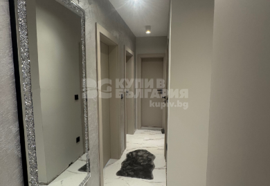 Designer-Dreizimmerwohnung mit Panoramablick auf das Vitosha-Gebirge, Sofia