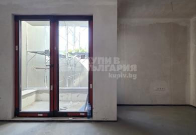 Двустаен апартамент в луксозна сграда пред акт 15 в сърцето на град Варна