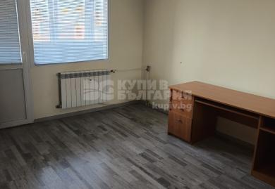 Geräumige Drei-zimmer-wohnung im Bezirk Borovo, Sofia