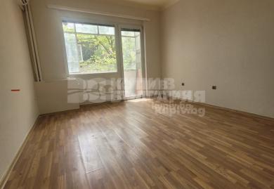 Geräumige Vier-Zimmer-Wohnung im Zentrum von Sofia 