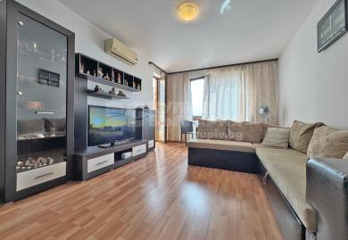 Großzügige 83 qm Wohnung im 3. OG mit herrlichem Poolblick am Meer