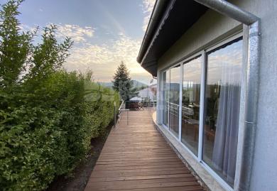 Schönes, komplett möbliertes Haus im Dorf Obrochishte, Dobritsch