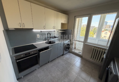 Möblierte Dreizimmerwohnung nach umfassender Renovierung in Sofia