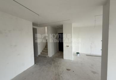 Modernes Haus mit Garten in einer bewachten Wohnanlage nahe Varna