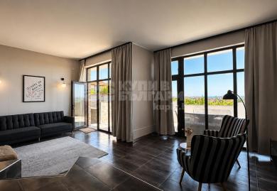 Renoviertes 185m² Haus mit Meerblick, 3 Badezimmer & Pool