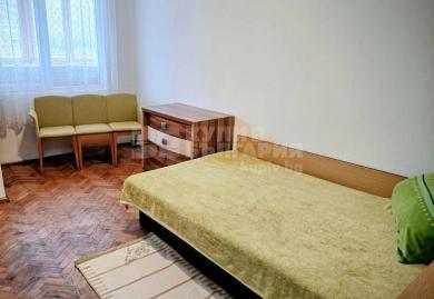 Тристаен апартамент под наем до Колхозен пазар