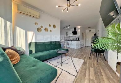 Stilvolle 2-Zimmer-Wohnung nah am Meer mit XXL-Terrasse in Sonnenstrand