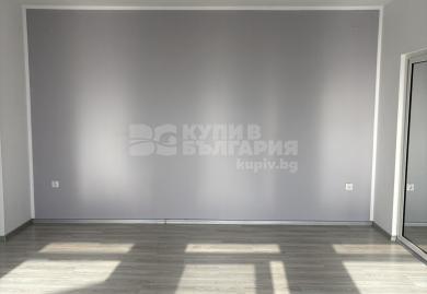 Триетажна къща, завършена до ключ, под наем в с.Здравец