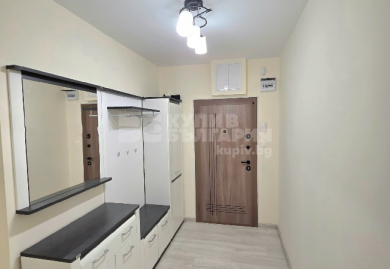 Komplett renovierte und möblierte Wohnung mit drei separaten Zimmern, Sofia
