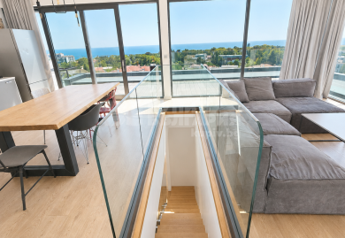 Einzigartige Maisonette auf drei Ebenen mit Meerblick in Varna