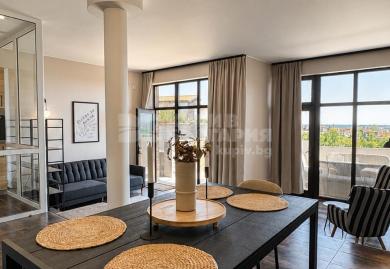 Renoviertes 185m² Haus mit Meerblick, 3 Badezimmer & Pool