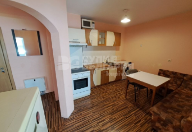 Dreizimmerwohnung mit Parkplatz in Sofia
