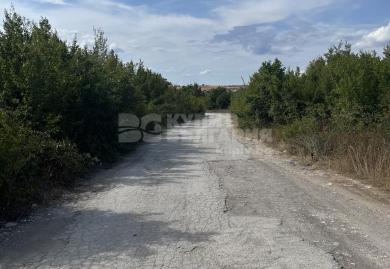 Уникален инвестиционен терен за луксозно вилно строителство в кв.Виница