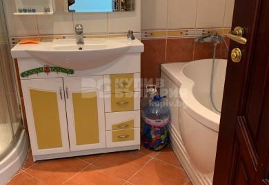 Продава се многостаен апартамент с морска панорама в Гръцката махала, Варна