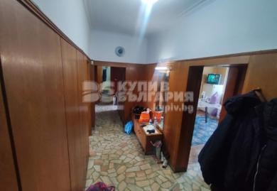 Drei-Zimmer-Wohnung im Stadtteil Geo Milev - Sofia 